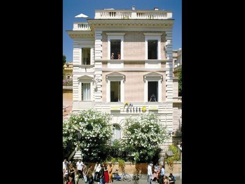 schoolDilit's profile picture. 