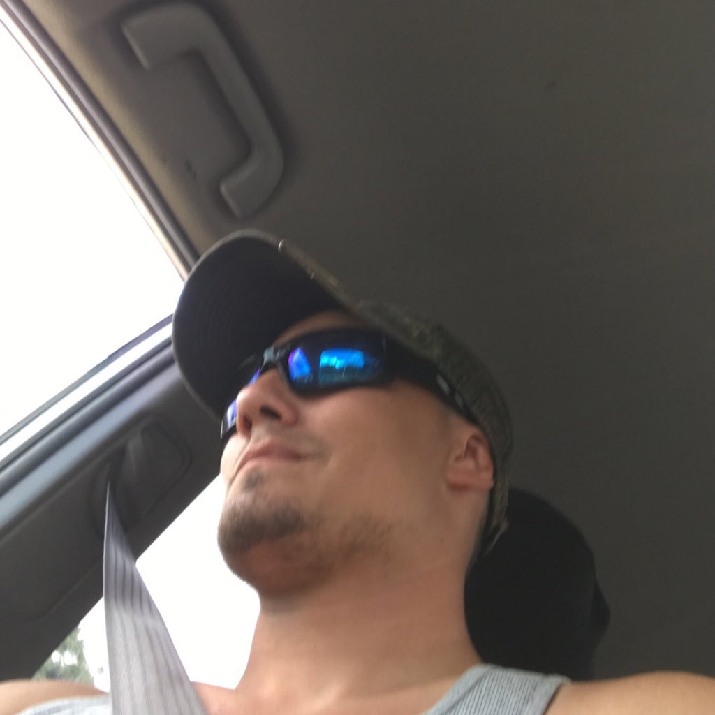 SuterDew's profile picture. https://t.co/MuTZnFmFZY