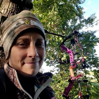 Christian,wife, mother of an amazing daughter and bowhunter.