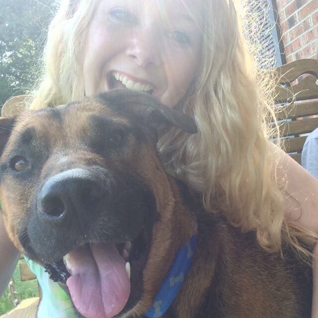 LeezyF44's profile picture. Here's a middle finger coming straight from Conway. Snapchat- leezyf44