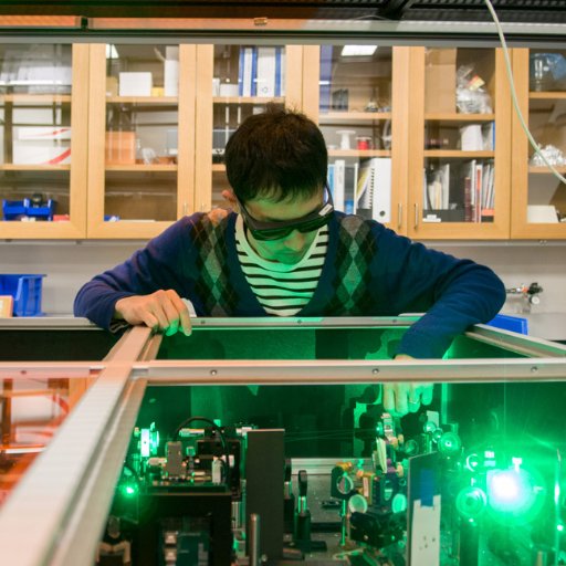 Ultrafast spectroscopy. Associate Prof.←Assistant Prof. (Kyushu Univ.)←JSPS Fellow (Columbia Univ.)←PhD student (Kyoto Univ.) Japanese account: @KiyoshiMIYATA_J