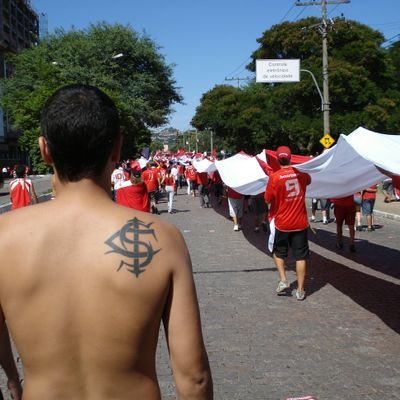 PAI COLORADO

Nada nem ng é maior que o SC INTERNACIONAL

Quero a minha camiseta suja de barro e de sangue, pra deixar o vermelho mais forte...