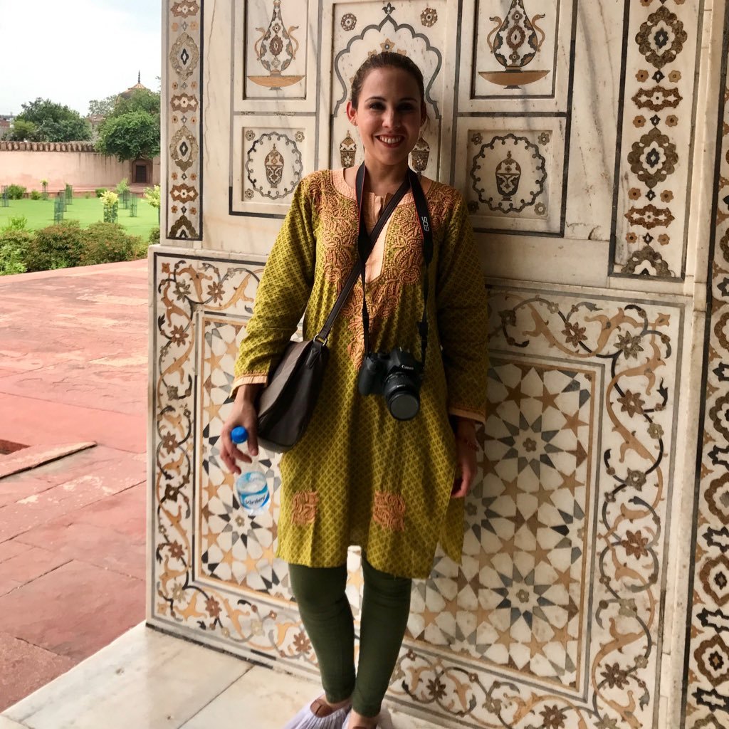 e_mendivil85's profile picture. Vivir, soñar, viajar, amar, familia, aprender, historias, cine, libros, música, bailar, reír, México, picante, tacos, vino y aguacate 🌶🌮🍷🥑☺️