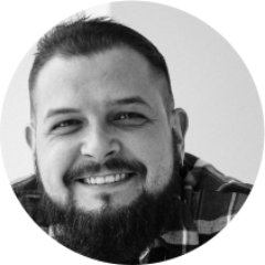 Senior Software Entwickler . Digital-Gamer und Brettspieler. Balkongärtner und Hobbymaler. Verunglückter Musiker.