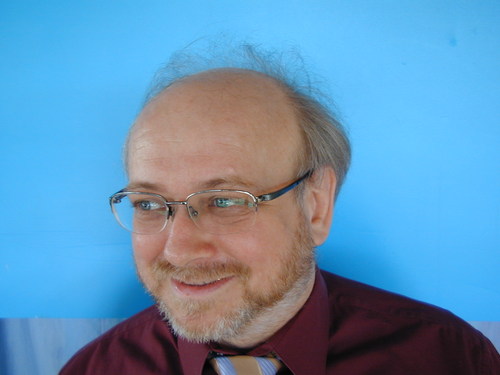 Father of son (1993), daughter (2008), husband, writer, ubuntu, eeepc, voip, consultant, need more? ask!