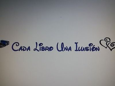 21 añitos dando guerra! me encanta leer y dar mi opinión a la gente :D.  cada página de un libro es un viaje