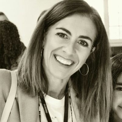 He descubierto que soy nómada del aprendizaje y que seguiré siéndolo. Sueño con leer para aprender, leer para ser, leer para compartir, leer para soñar...