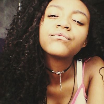 gaúcha , retardada
louca linda e mimada
crushs imaginations (Zayn Malik , Harry Styles , *Justin Bieber crush supremo )
