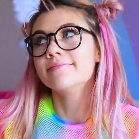 I stan @jessiepaege. she is queen. noticed x0 instagram: starrylizzie and paegeatthedisco
