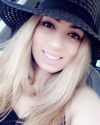 sammisosweet_xo's profile picture. the first step is always the hardest but when you get on the highway you cant go back 🌼