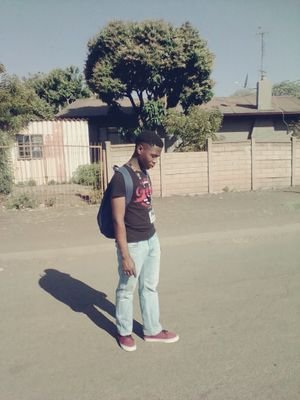 SIE67841936's profile picture. I'm vans one niggar hus after suceess