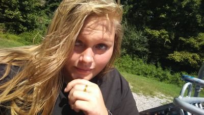 Rebeccamanley10's profile picture. I'm just a weird human that is in love with pizza