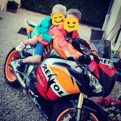 IndiscretRegard's profile picture. 