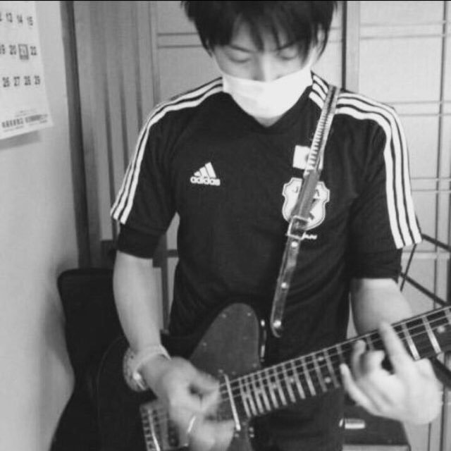 正式名称「ピーターパンシンドローム」。ジャンルレスで音を楽しむ老若男女バンド(=´∀`)人(´∀`=)。https://t.co/Tw0inmyYzd.atelier24©️。