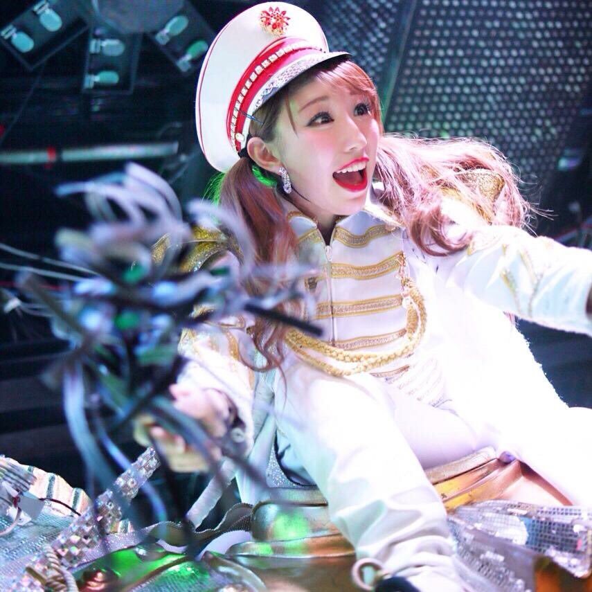 umezumba3's profile picture. ロボットレストラン パフォーマー ロボ公式Instagramとblog担当してます🤖✨✨