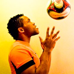 newkm1's profile picture. Speedy Striker. '24: 1 G/A/70min. Pass rate 95%. 

My day: Get up and improve! 

Learning German, French. 

#football #soccer #biomechanics

Get in touch!