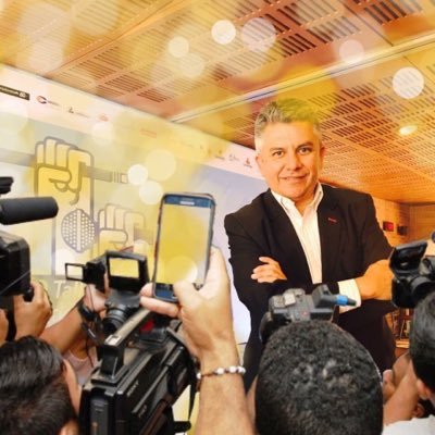 CS y Periodista orgullosamente colombiano, Boyacense para más señas; miembro de la ACL. Siempre voy a ComuniCarlos con la prudencia que hace verdaderos sabios!