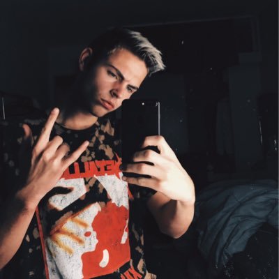 Joshsworldxx's profile picture. God loves everyone 🙏🏼