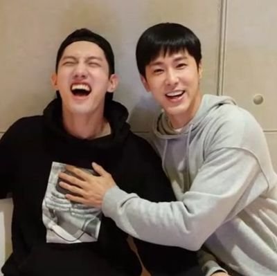 Yunhorsethighs's profile picture. No OT5/TVXQ/JYJ stans = extreme. Fans = supporters welcome. No extreme shippers. No too much spazz on other fandoms. Generally TVXQ.