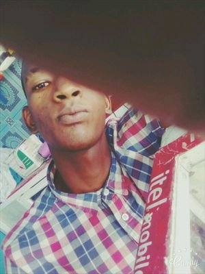 abe1865076ce477's profile picture. LMt