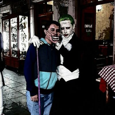 Soy una persona con un gran fanatismo a los videojuegos y a la diversion junto con mi familia