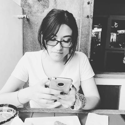 BettyRooxs's profile picture. 🇲🇽 Mexa 🎧 La música es primero🌴La playa es con él