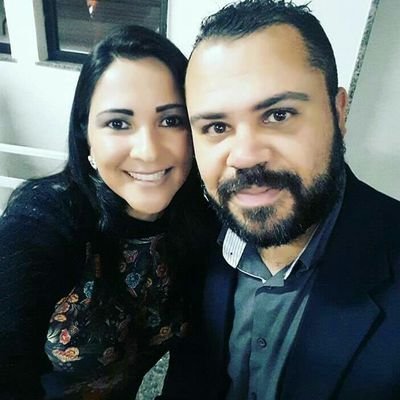 Analista de Sistemas, Bacharel em direito, Católico, Catequista, Conservador, Pró Família e Flamenguista.