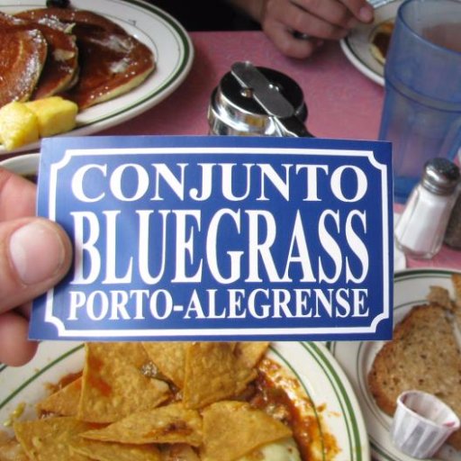 Brazilian bluegrass band, street musicians. Agradecemos o aplauso, a presença e a eventual moeda pro café da manhã. Vai ter arte na rua, em breve. ;) Cuide-se!