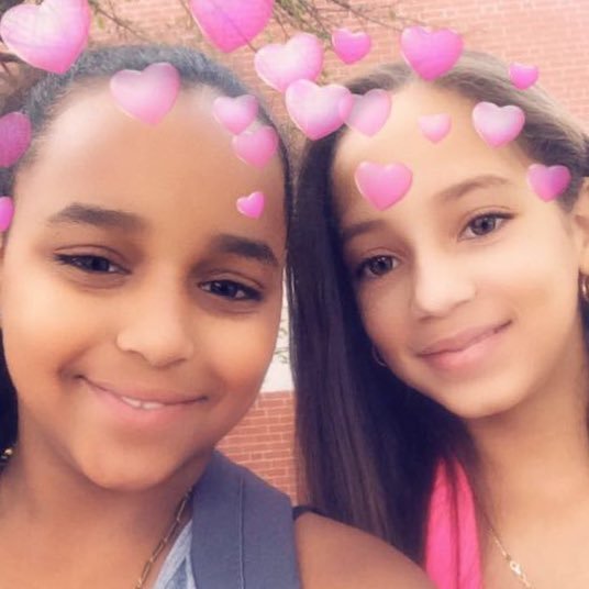 I love being my self and I love Lifestyle I really love Lifestyle and thus my first time beaing on twitter and I love goin to school I'm only 11 years old
