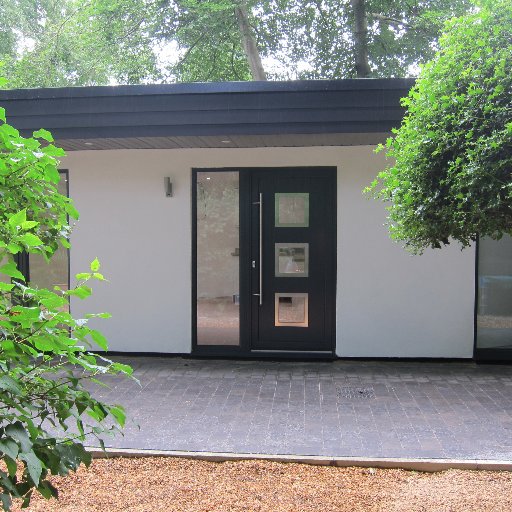 Executive Garden Rooms build bespoke contemporary garden rooms to a high specification - garden office, gym, studio, playroom, music room, granny annexe....