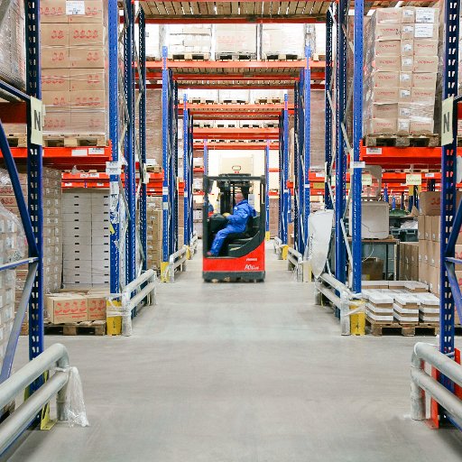 Avec plus de 1700 collaborateurs répartis sur 23 sites en France, nous sommes spécialisés dans le transport, la logistique et le multimodal rail-route