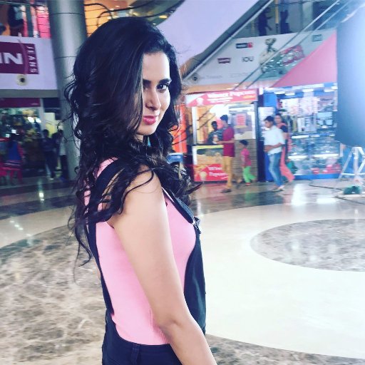 meenakshidixit0's profile picture. Live.Laugh.Enjoy!!