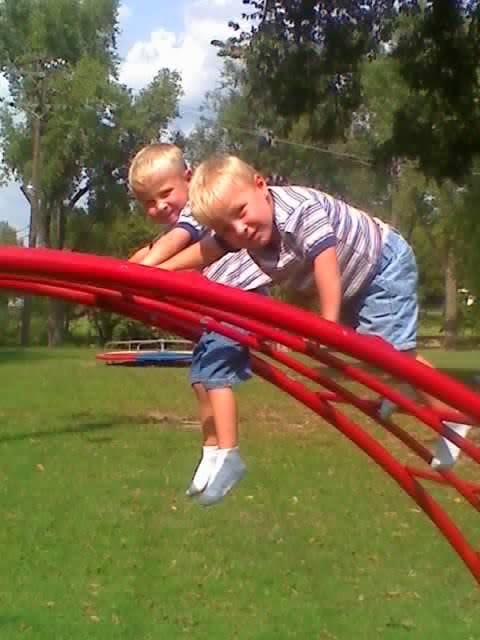 tera32's profile picture. 