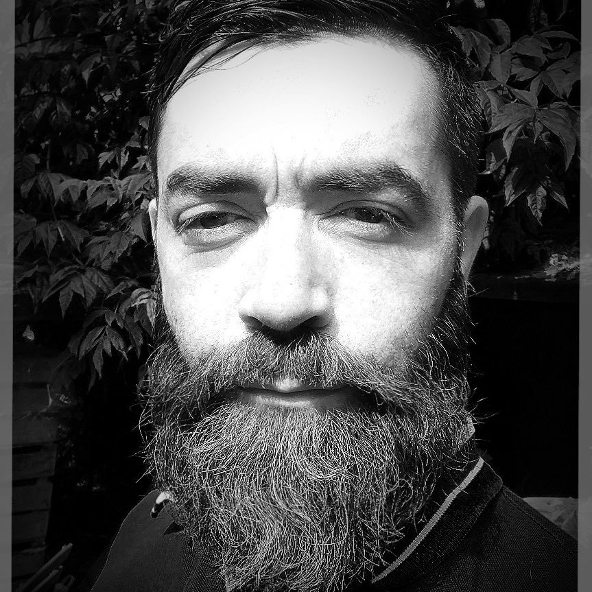 leskalerouge's profile picture. 