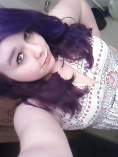 im 16 years old. i like to have fun. I love hanging with my friends, txting and talking on the phone