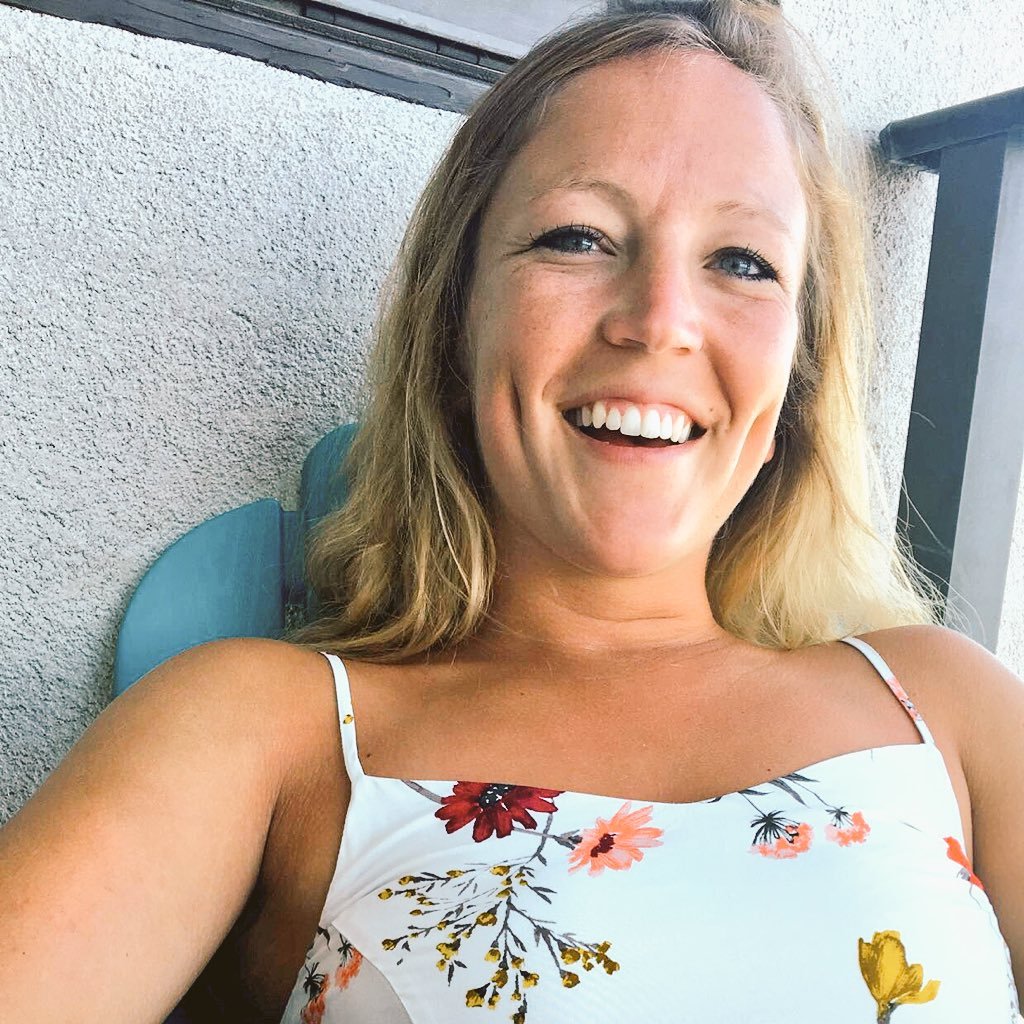 becs_4's profile picture. be somebody who makes everybody feel like somebody.