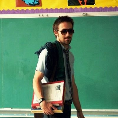 Profesor, escritor y personaje. Mucho corregido y 4 libros publicados. Los últimos, DIÁSPORA y OBSOLESCENCIA PROGRAMADA. La vida es una cita de Pla.
