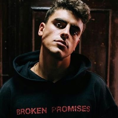 drizzygtesfaye's profile picture. Trying to get @Jackzgilin to notice @JGsbbg