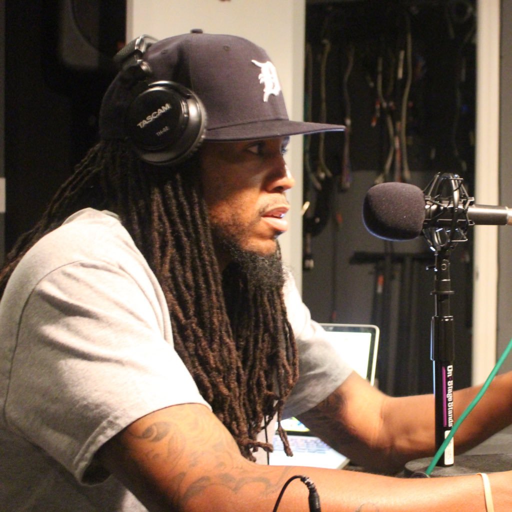 @HK_Domino Host of CTs most unbiased, uncensored, unapologetic podcast! #ITunes #Stitcher #GooglePlay #Soundcloud