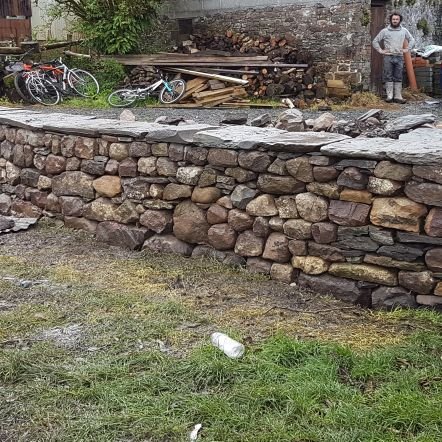 Professional dry stone waller
Over 20 years experience. Work across the uk . Have done Chelsea flower show on numerous occasions