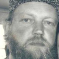Reikiano, Hipnólogo, Pedagogo, Teólogo, Cromoterapeuta , acupunturista, instrutor de Yoga e meditação, enfermeiro, jornalista, escritor, esquerda marxista...