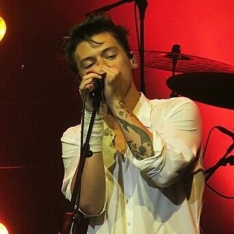 Harry é meu bebê e vou proteger ele com todas as minhas forças xx