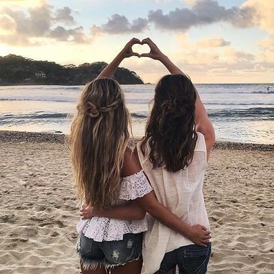 ❣ Bem-Vindxs ao Alive metadinhas aqui teremos metadinhas de famosos, casais, séries,amigas etc espero que gostem ❣
