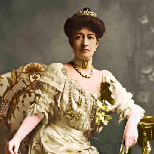 Ex Primera Dama de México, esposa
del General Porfirio Diaz, mujer elegante, culta,de educación refinada con conocimientos en musica y cultura.