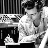 Harry. (@luhmos) 's Twitter Profile