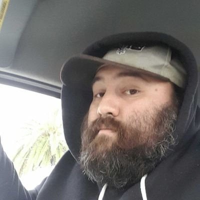 salinasc82's profile picture. Average bearded fat guy