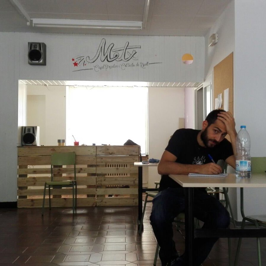 hostench3's profile picture. Infermer.

Intentant viure en comunitat a pagès.