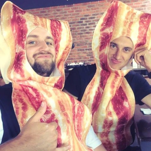 I'm just your average Yorkshire pig.
I'm a bit of a foodie, and a craft beer connoisseur. Love to travel and meet new people. Come take a selfie if you see me!
