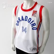 Aficionado al deporte, y al basket y al Obra en particular. En futbol, soy del Depor. También invierto en acciones y fondos a largo plazo.