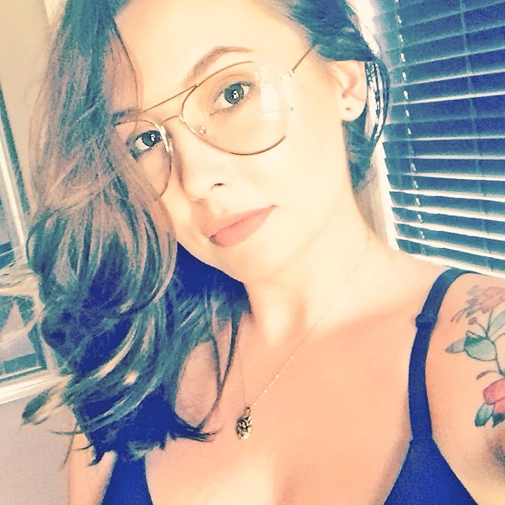 AuryPaige's profile picture. 🐢🌻